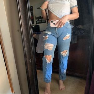 ❌SOLD❌ Distressed Boyfriend Jeans🌸